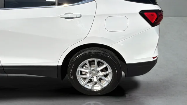 Used 2024 White Chevrolet LT image 37