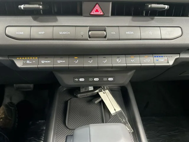 New 2027 Pale Gray Kia S image 17