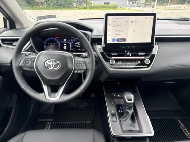 New 2026 Sonic Silver Toyota XLE image 19