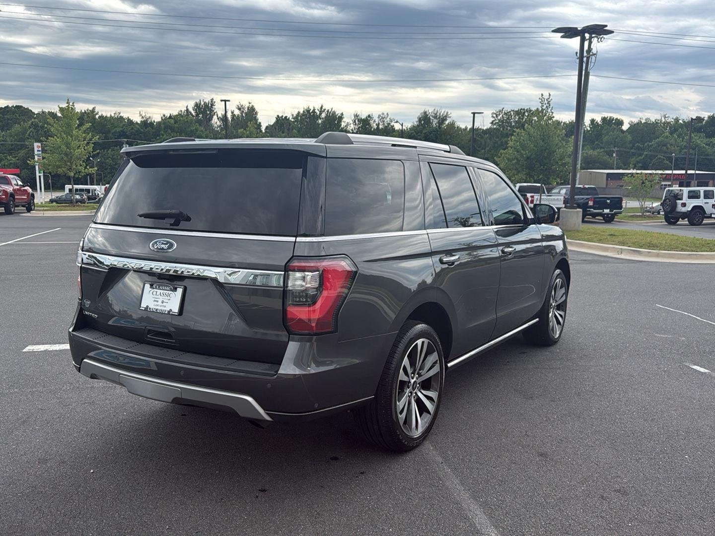 Used 2020 Magnetic Metallic Ford Limited image 7