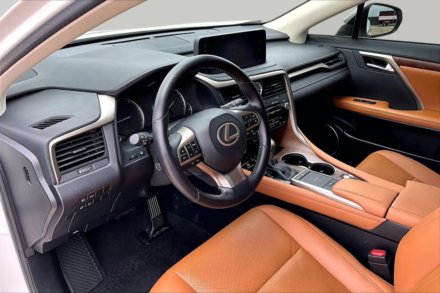 Used 2022 Eminent White Pearl Lexus  image 18