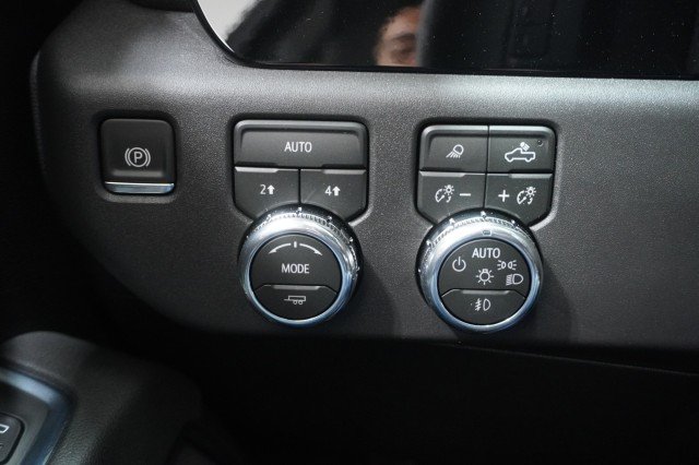 2026 GMC Sierra 1500 SLT - Photo 33