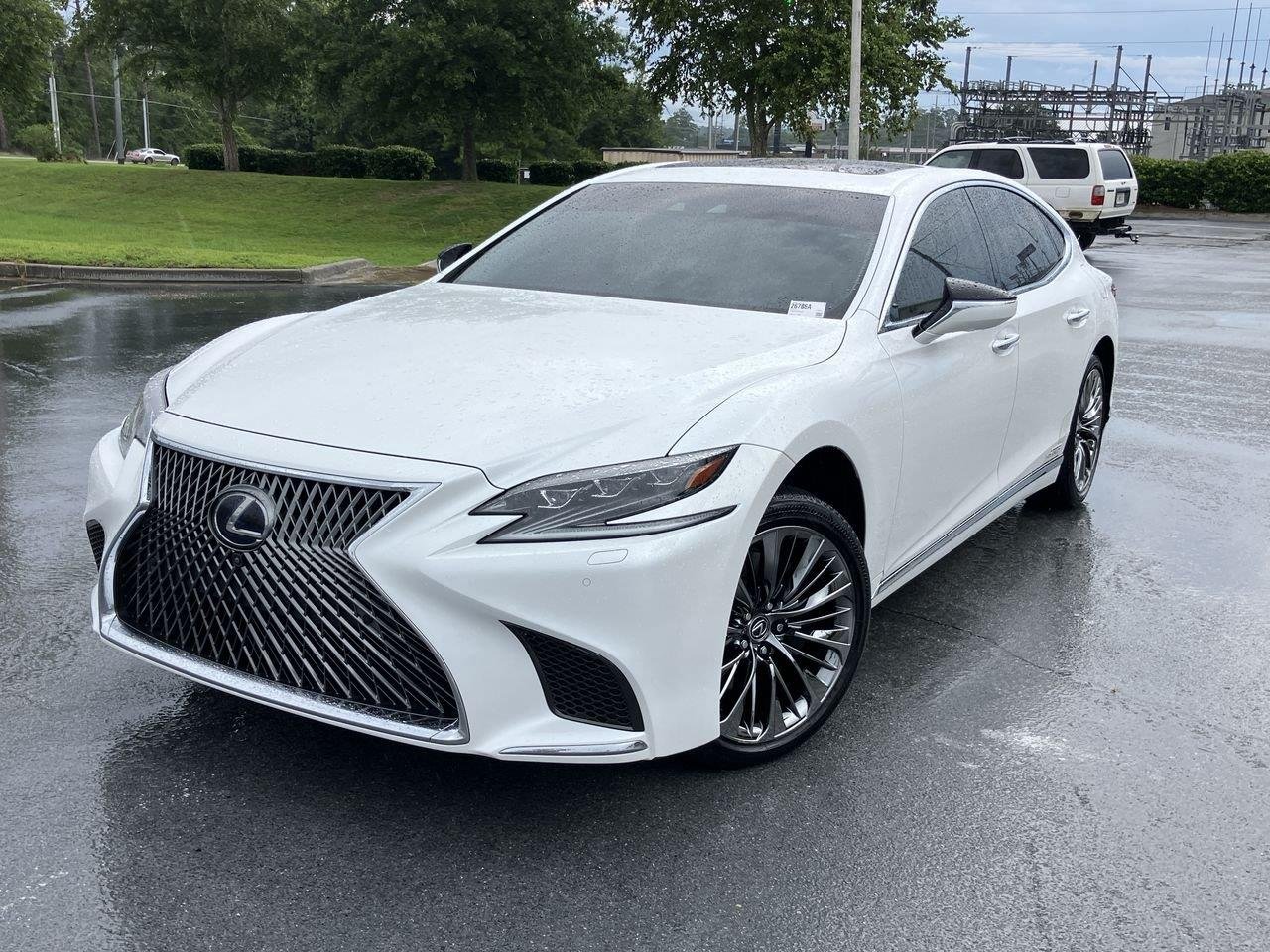 Used 2018 White (Eminent White Pearl) Lexus 500h image 1