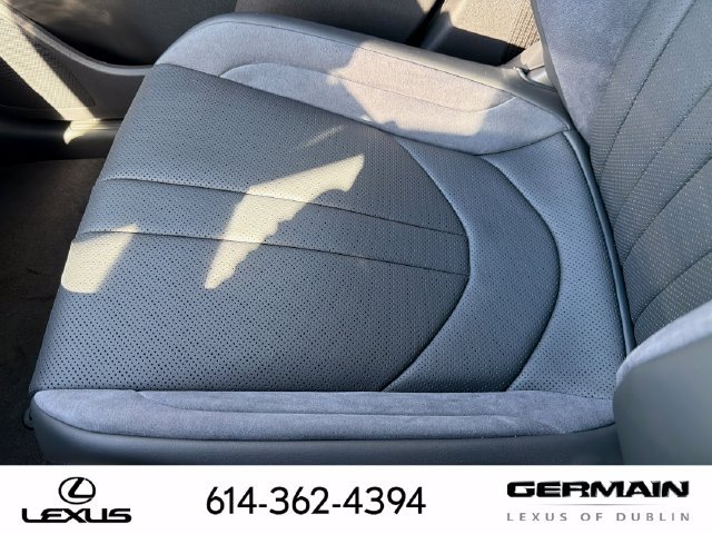 New 2026 Iridium and Black Onyx Lexus  550e F SPORT AWD image 28