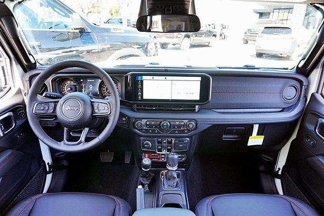 New 2026 Bright White Clear-Coat Exterior Paint Jeep Rubicon image 22