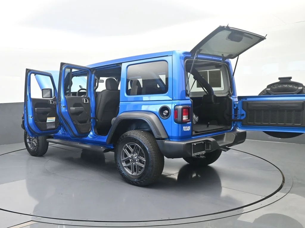 Used 2025 Hydro Blue Pearl Coat Jeep Sport S image 69