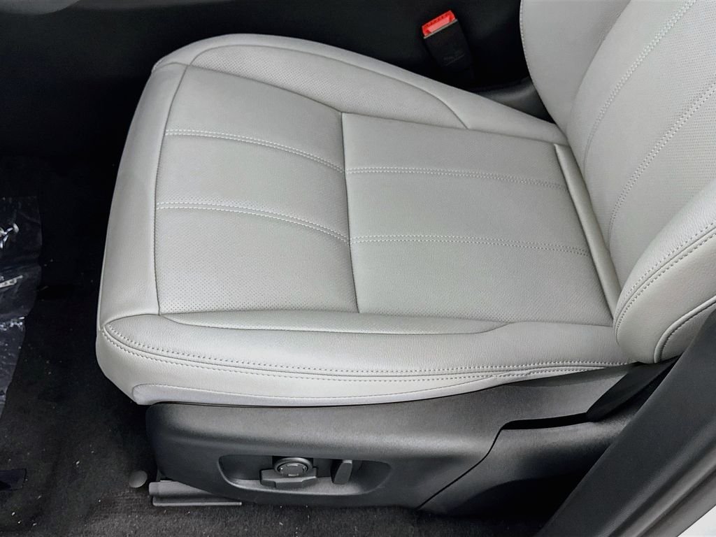 New 2026 Fuji White Land Rover Core S image 20