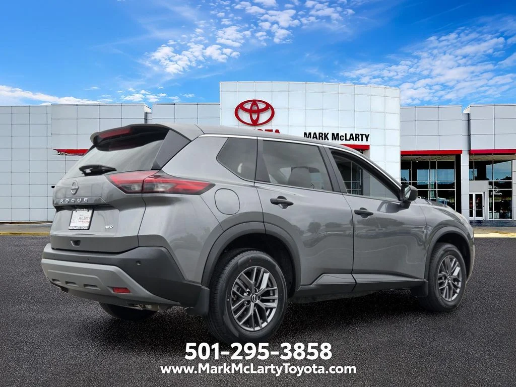 Used 2023 Gray Nissan S image 5