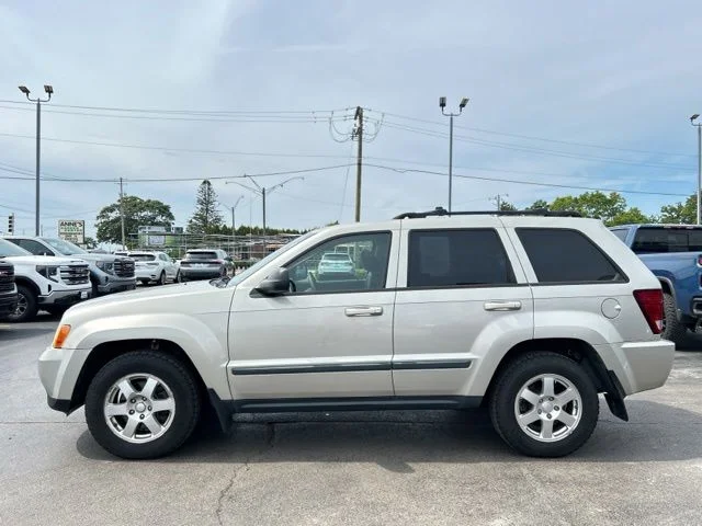 Used 2009 Light Graystone Pearl Jeep Laredo image 6