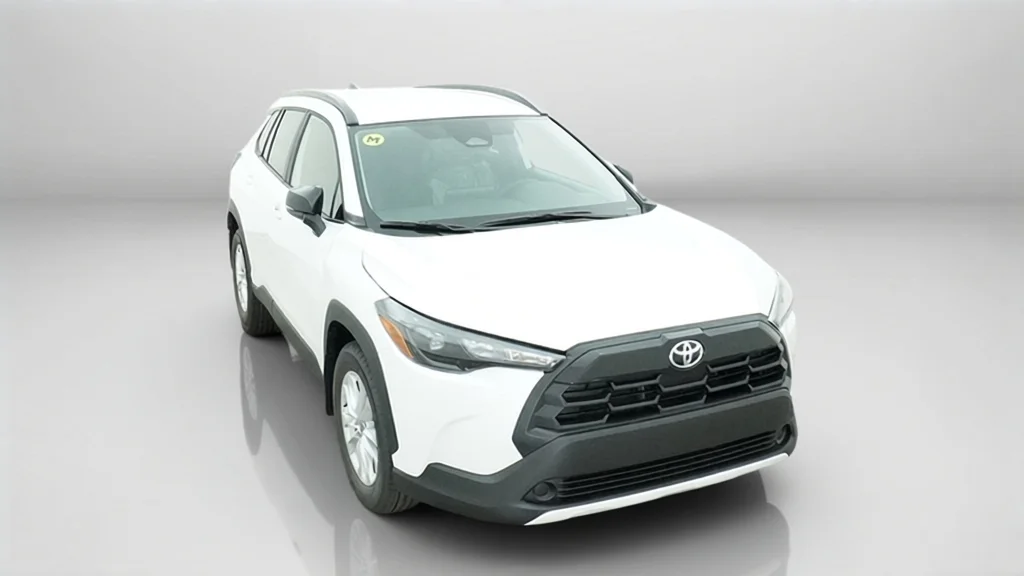 New 2026 Wind Chill Pearl Toyota LE image 4