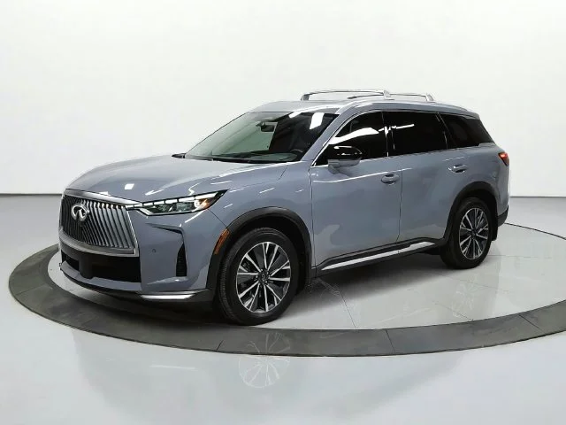 Used 2026 Gray INFINITI LUXE image 3