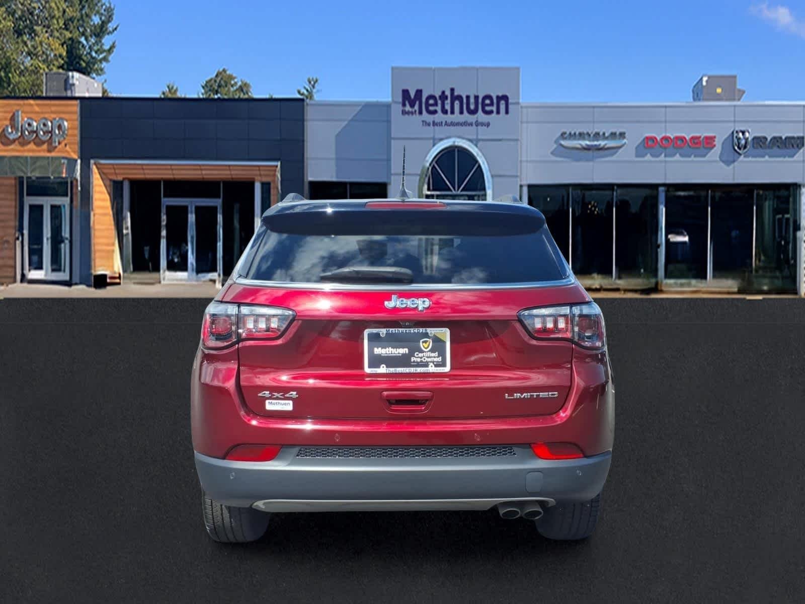 Used 2022 Velvet Red Pearlcoat Jeep Limited image 5