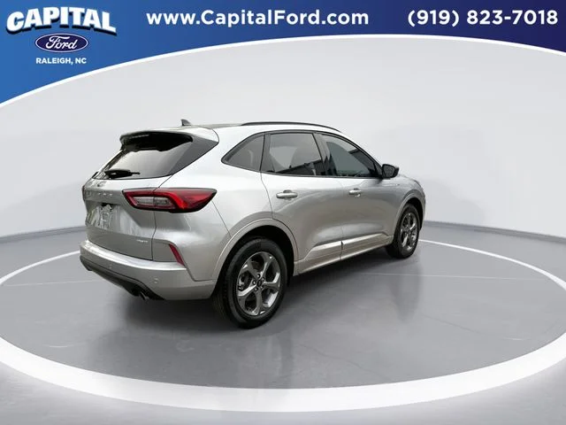 Used 2023 Silver Ford ST-Line image 8