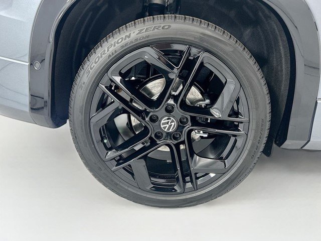 New 2026 Platinum Gray Metallic Volkswagen 2.0T SE R-Line Black image 31