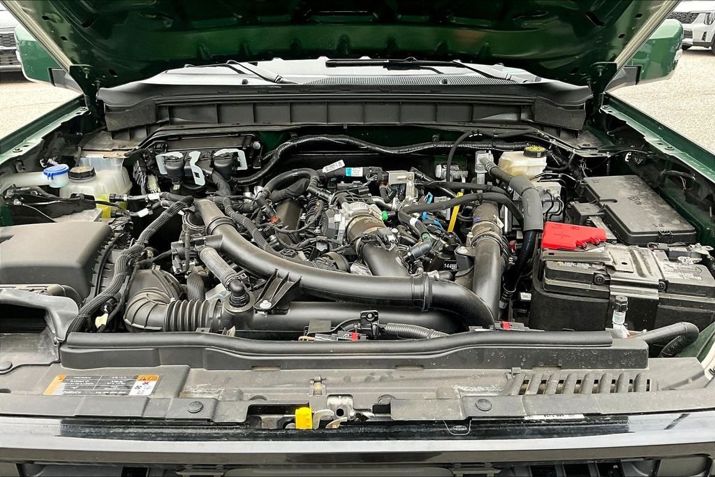 Used 2025 Green Metallic Ford Outer Banks image 28
