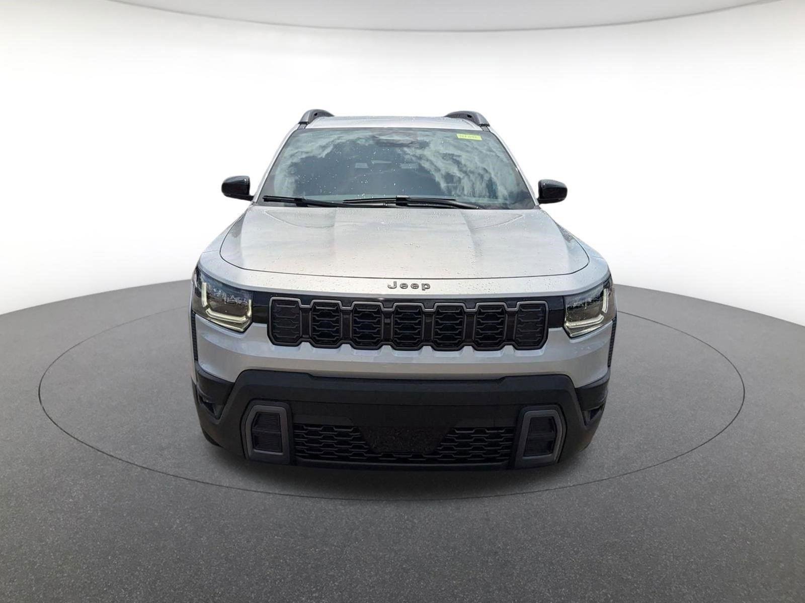 New 2026 Silver Zynith Clear-Coat Exterior Paint Jeep Laredo image 9