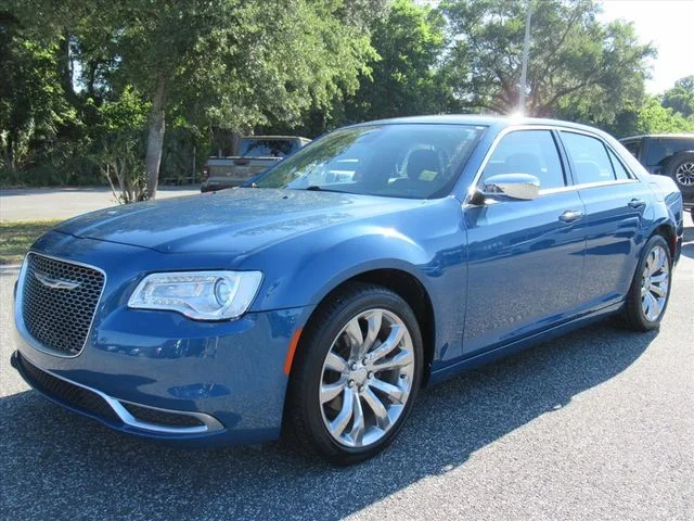 Used 2021  Chrysler Touring image 3