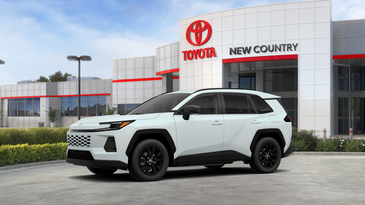New 2026 Wind Chill Pearl Toyota XLE Premium image 2