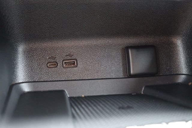 Used 2025 White Chevrolet LT image 31
