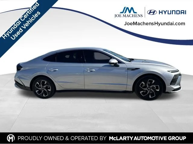 Used 2025 Silver Hyundai SEL image 8