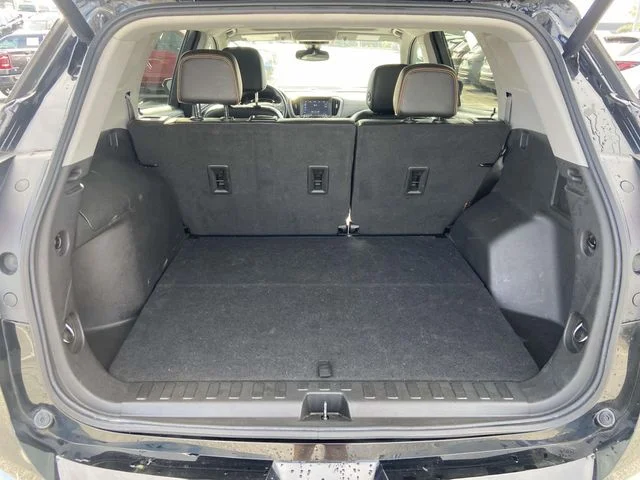 Used 2022 Black GMC AT4 image 10
