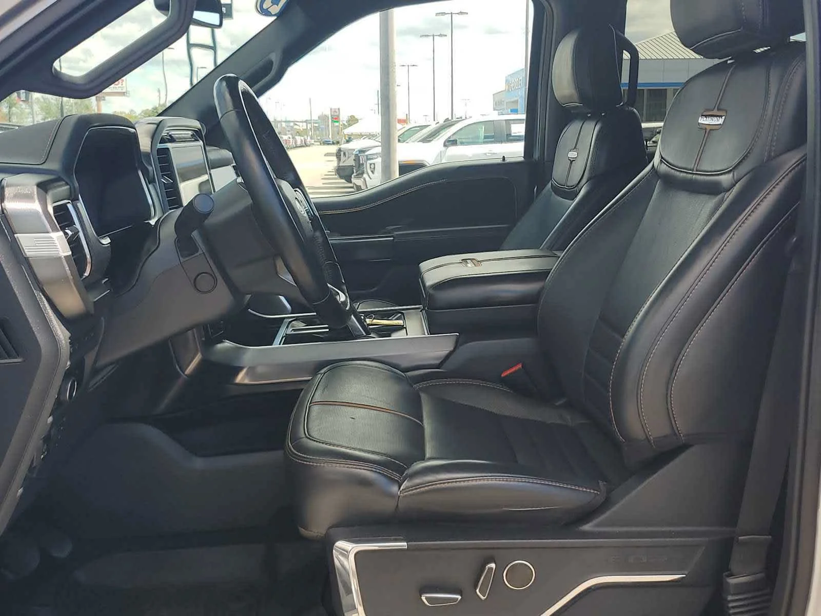 Used 2023  Ford XL image 14