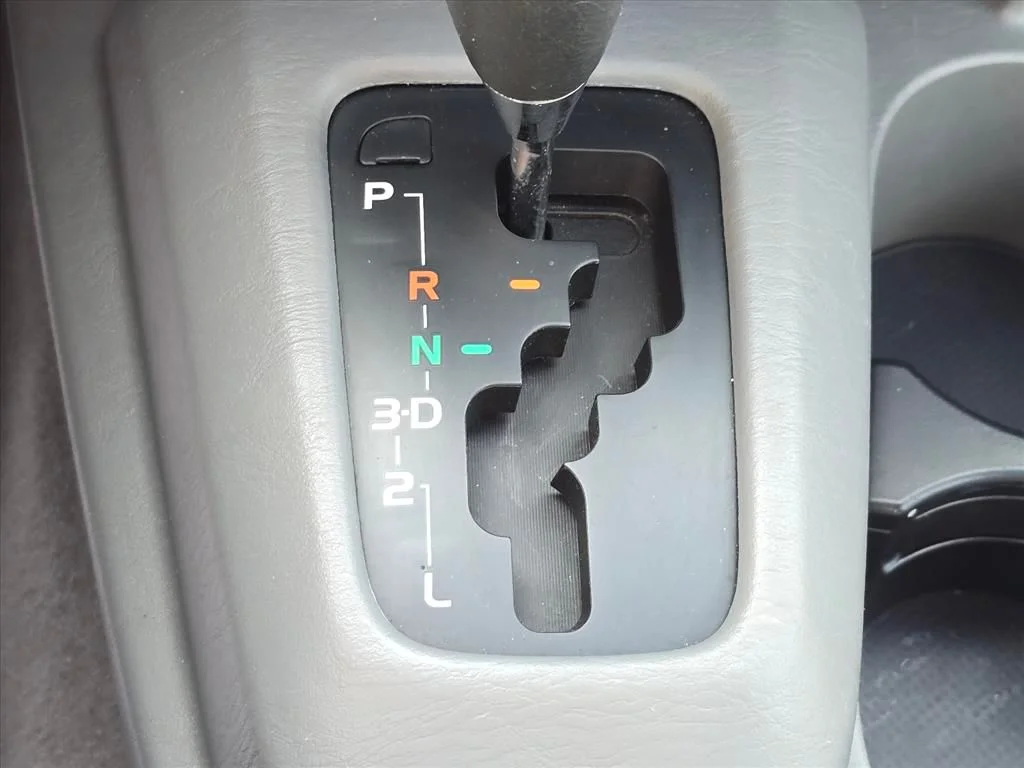 Used 2007 White Toyota  image 17