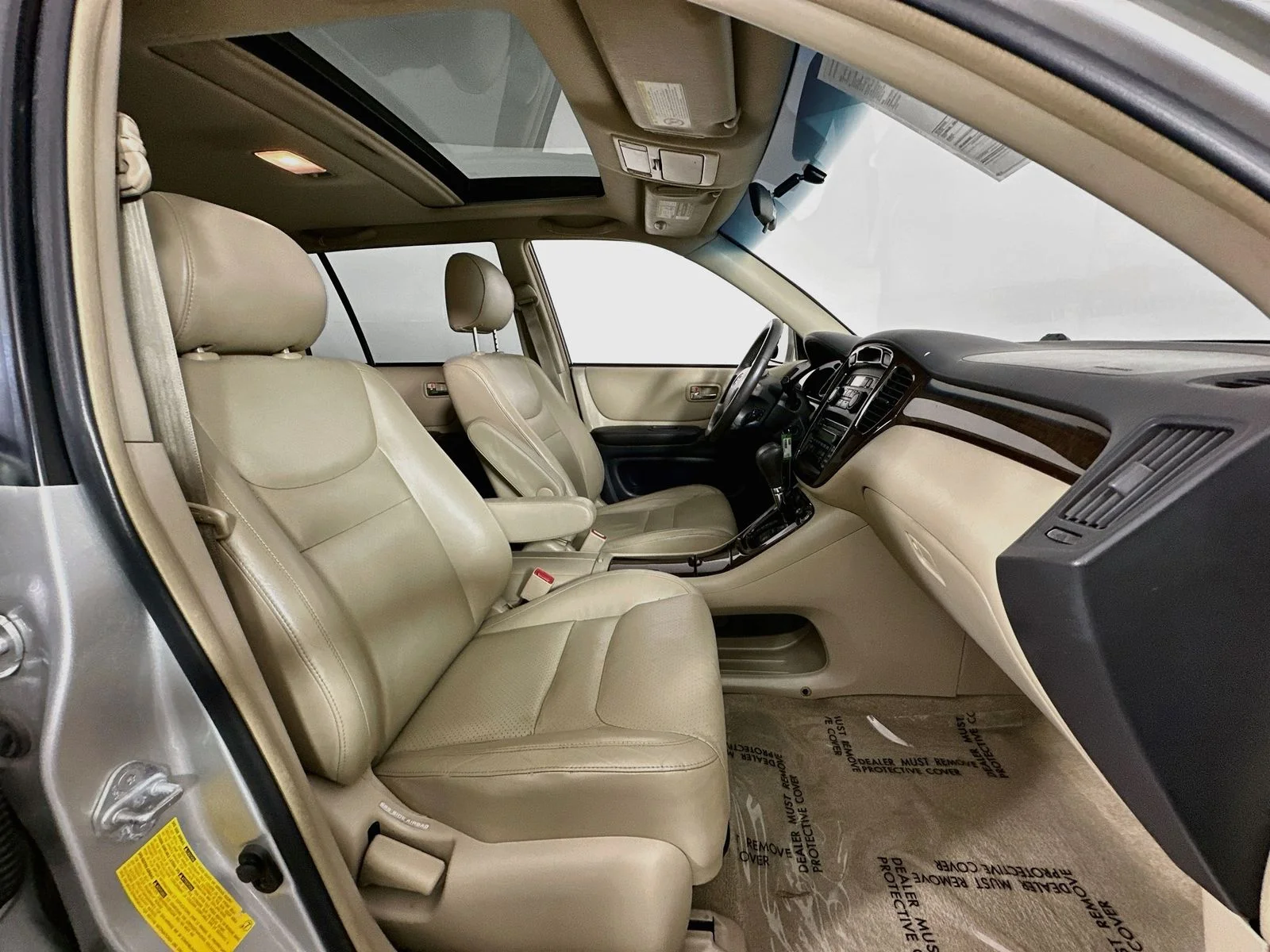 Used 2003 Millennium Silver Metallic Toyota Limited image 26