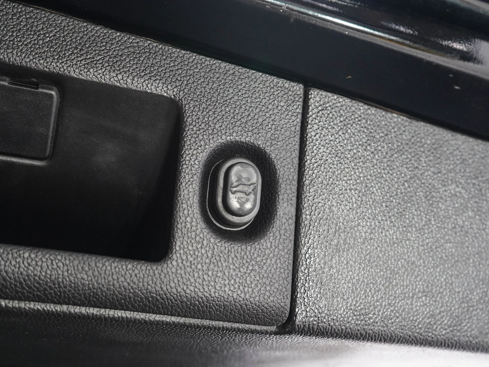 Used 2019 Onyx Black GMC SLT image 12