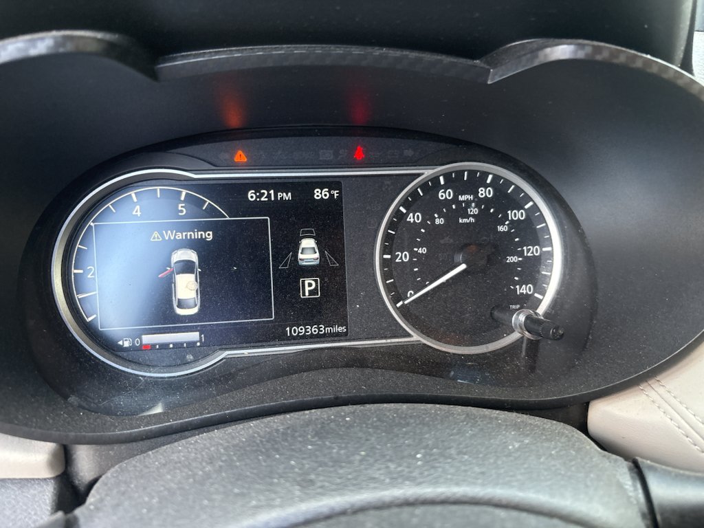 Used 2020 Monarch Orange Pearl Met Nissan SV image 3