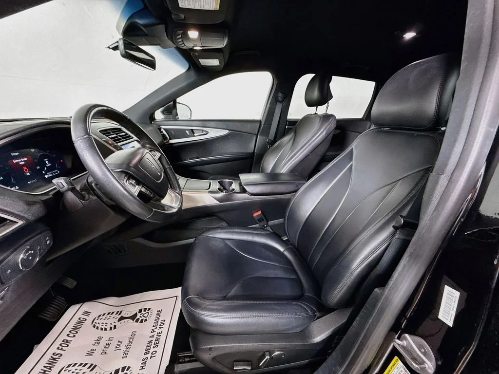 Used 2019 Infinite Black Metallic Lincoln Standard image 2