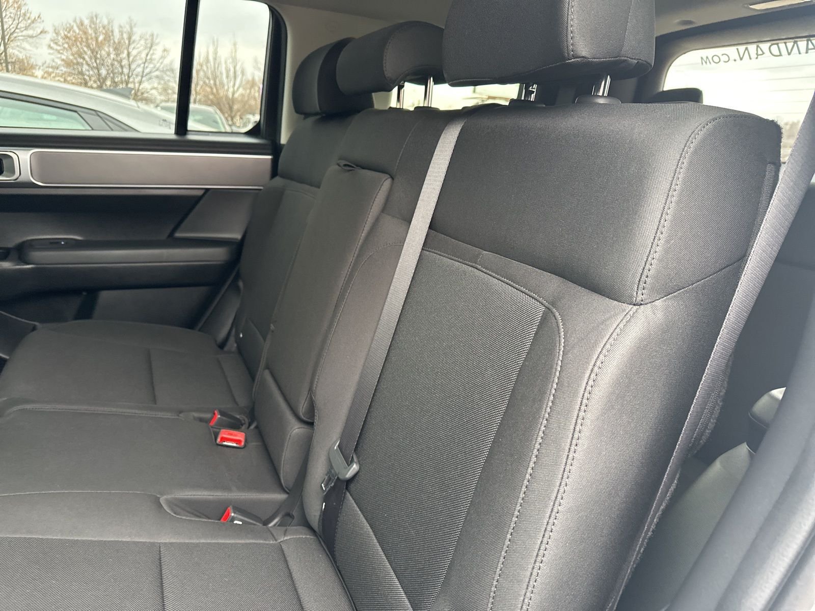 2025 Hyundai Santa Fe SE - Photo 17