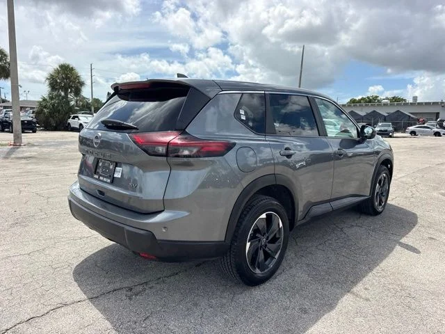 Used 2024 Gray Nissan SV image 3