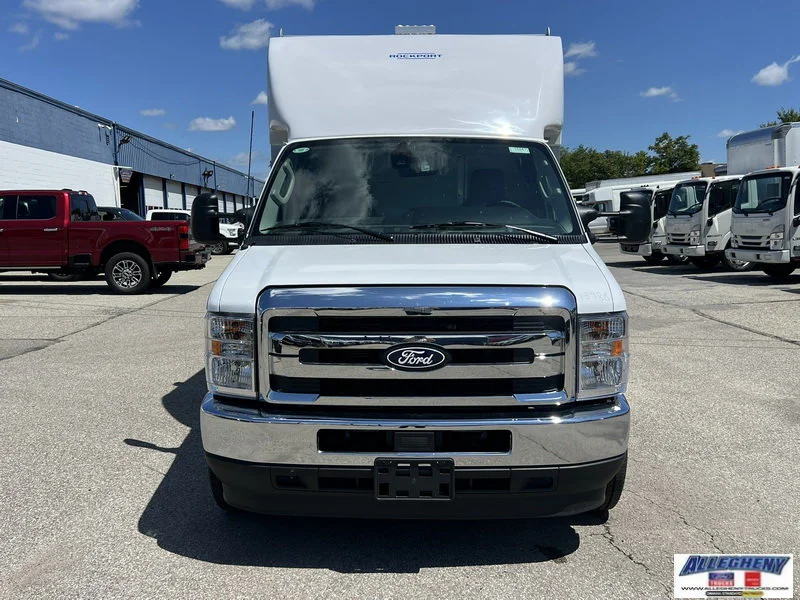 New 2027 Oxford White Ford  image 3