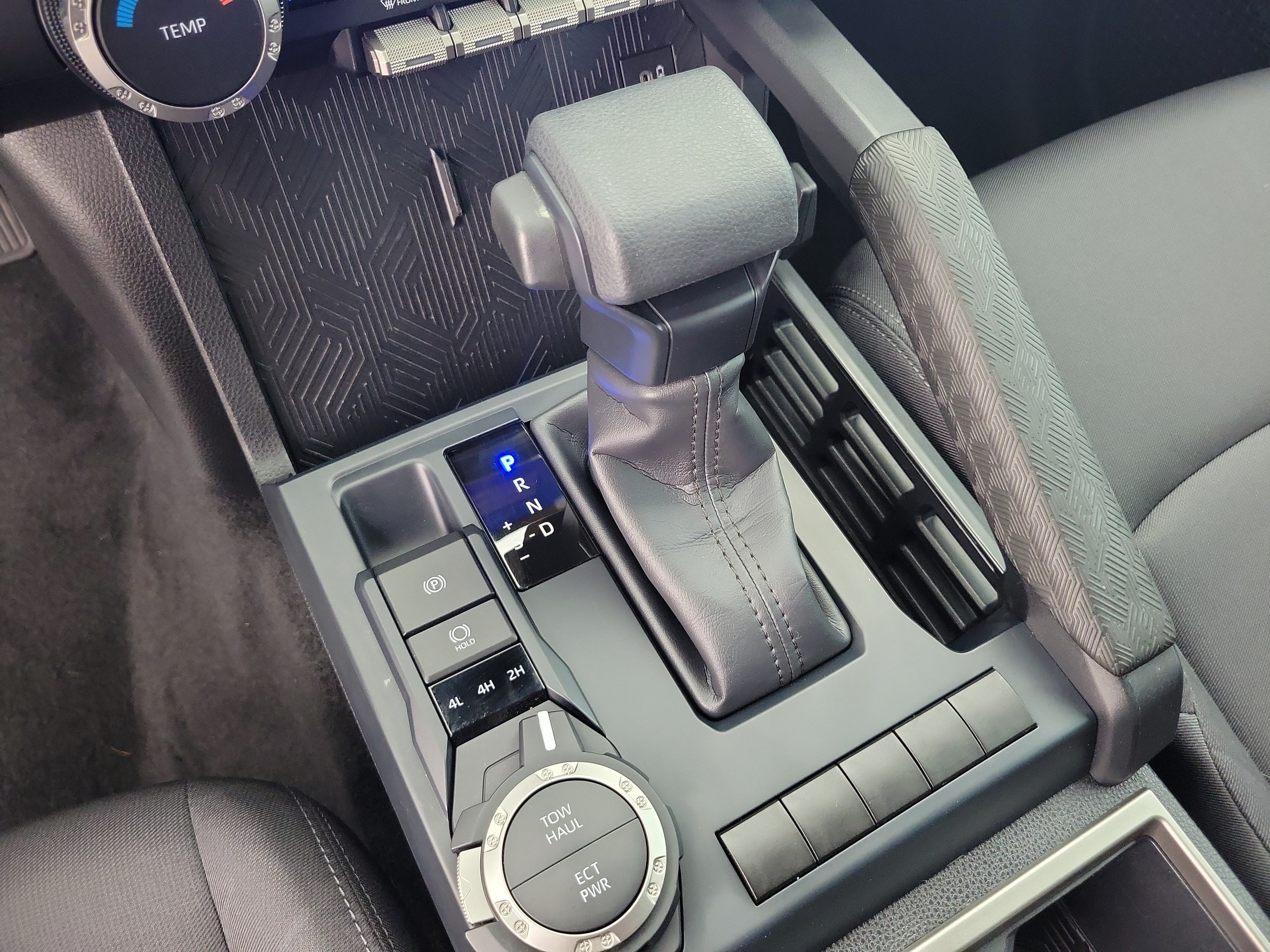Used 2025 Underground Toyota SR5 image 29