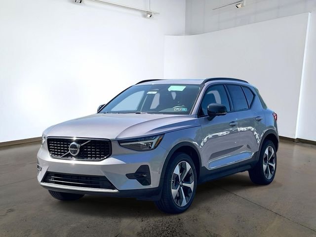 2026 Volvo XC40 B5 Plus Dark AWD's photo