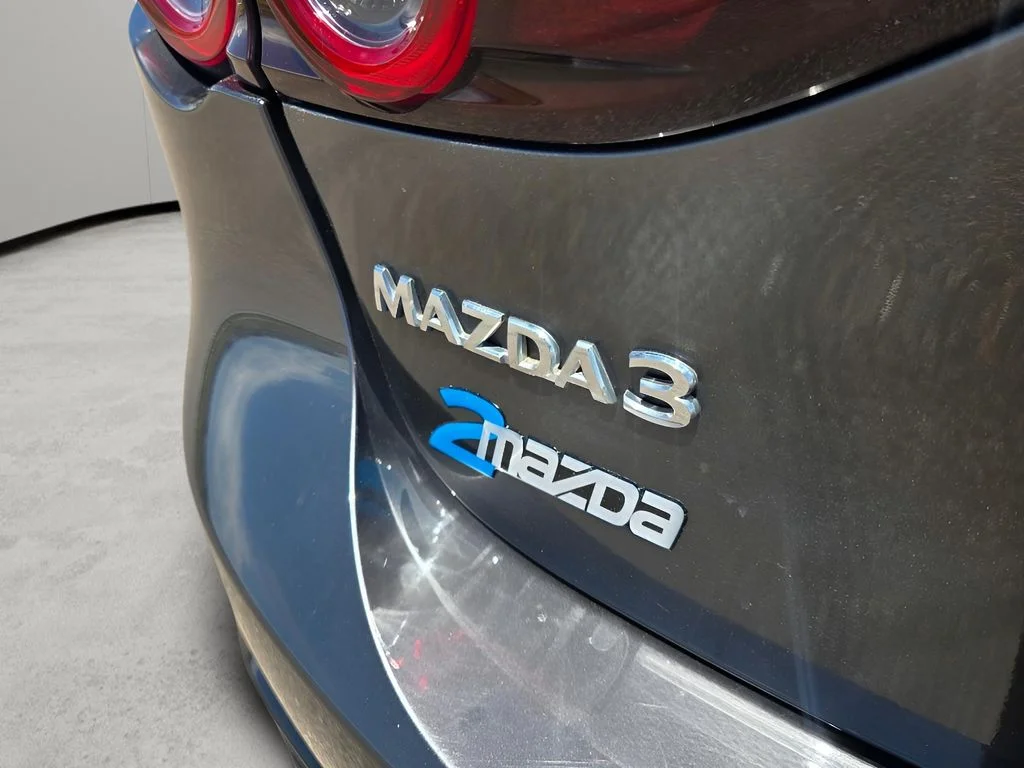 Used 2021 Machine Gray Metallic Mazda Select image 13