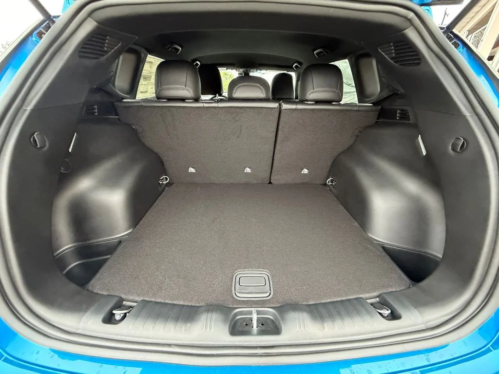 New 2026 Blue Jeep Latitude image 19