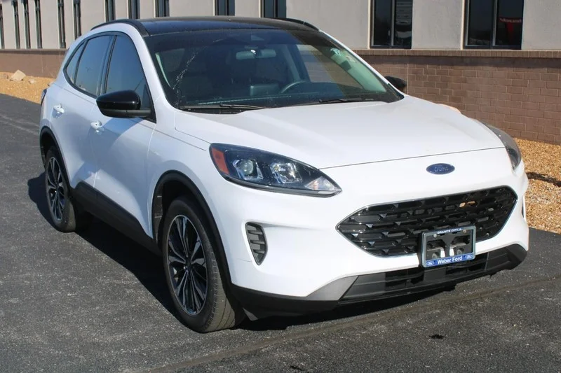 Used 2022 Ford Escape SE with VIN 1FMCU9G6XNUA13138 for sale in Wood River, IL