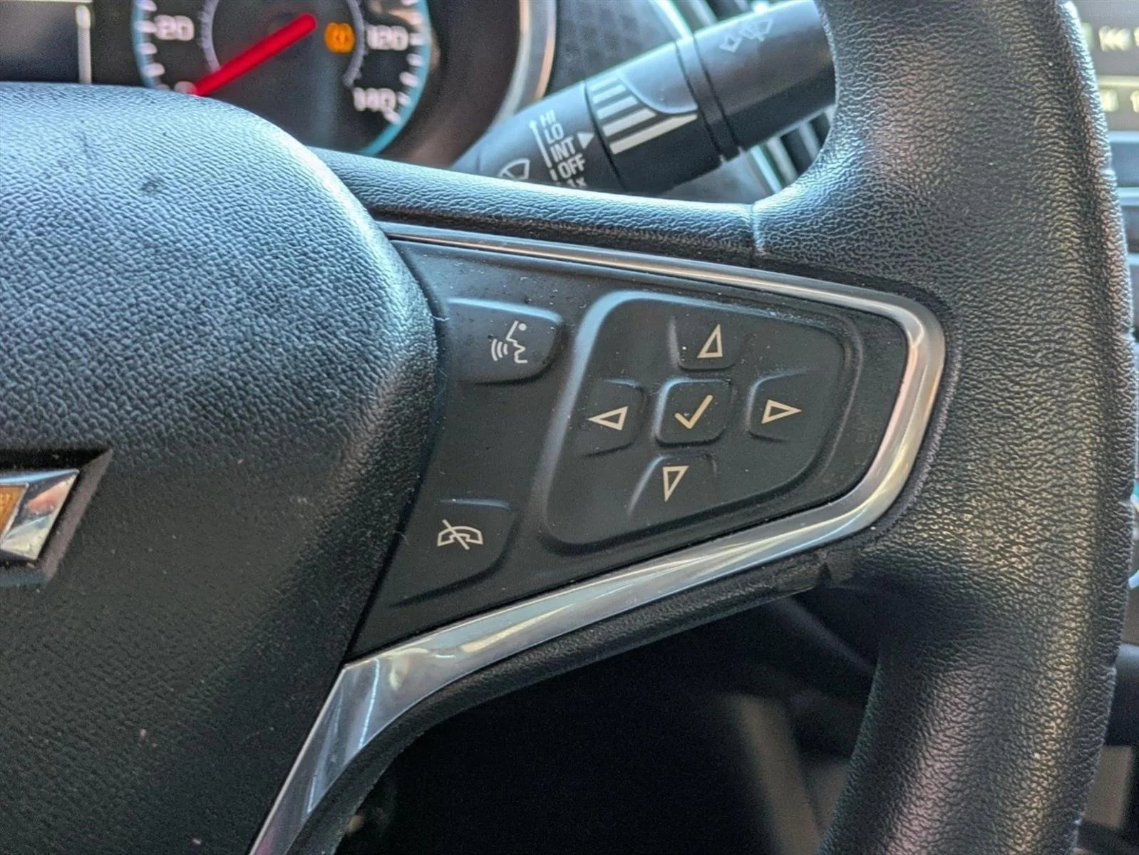 Used 2018 Nightfall Gray Metallic Chevrolet LT image 6