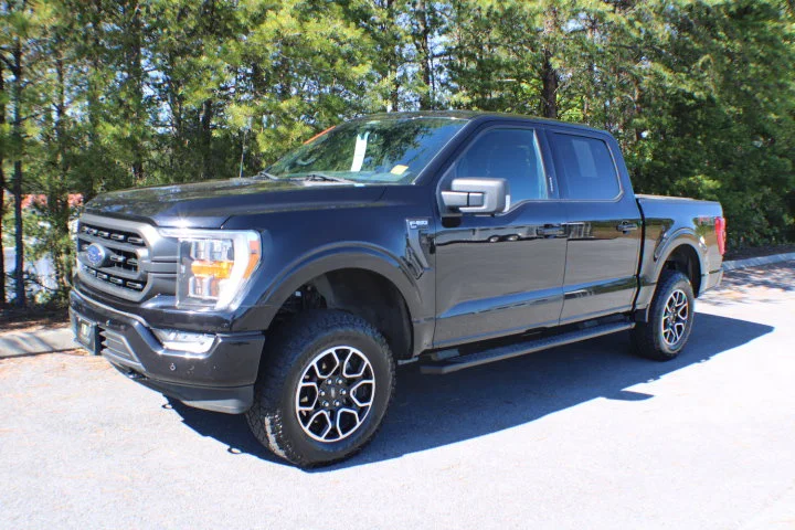 Used 2022  Ford LARIAT 4WD image 6