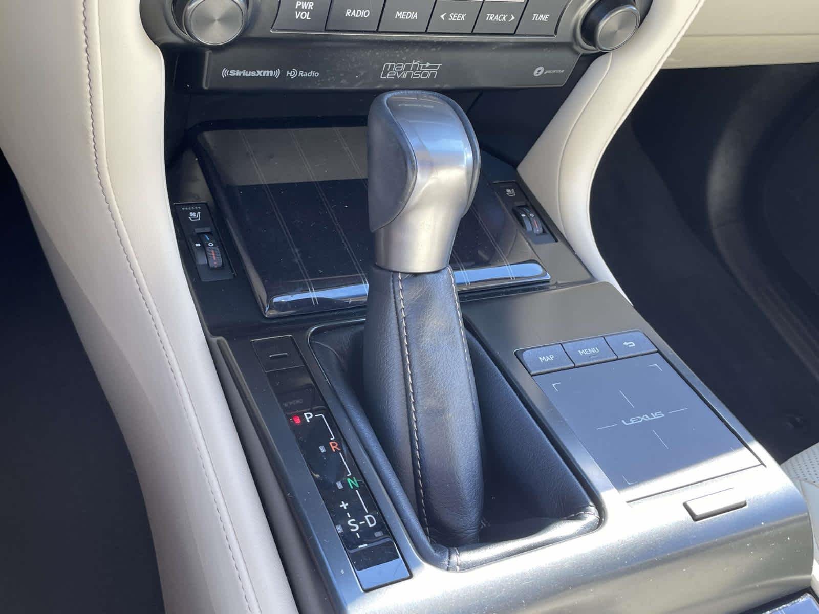 Used 2022 Whi/white Lexus GX 460 Premium image 32