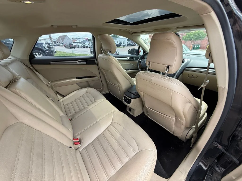 Used 2013 Black Ford SE image 11