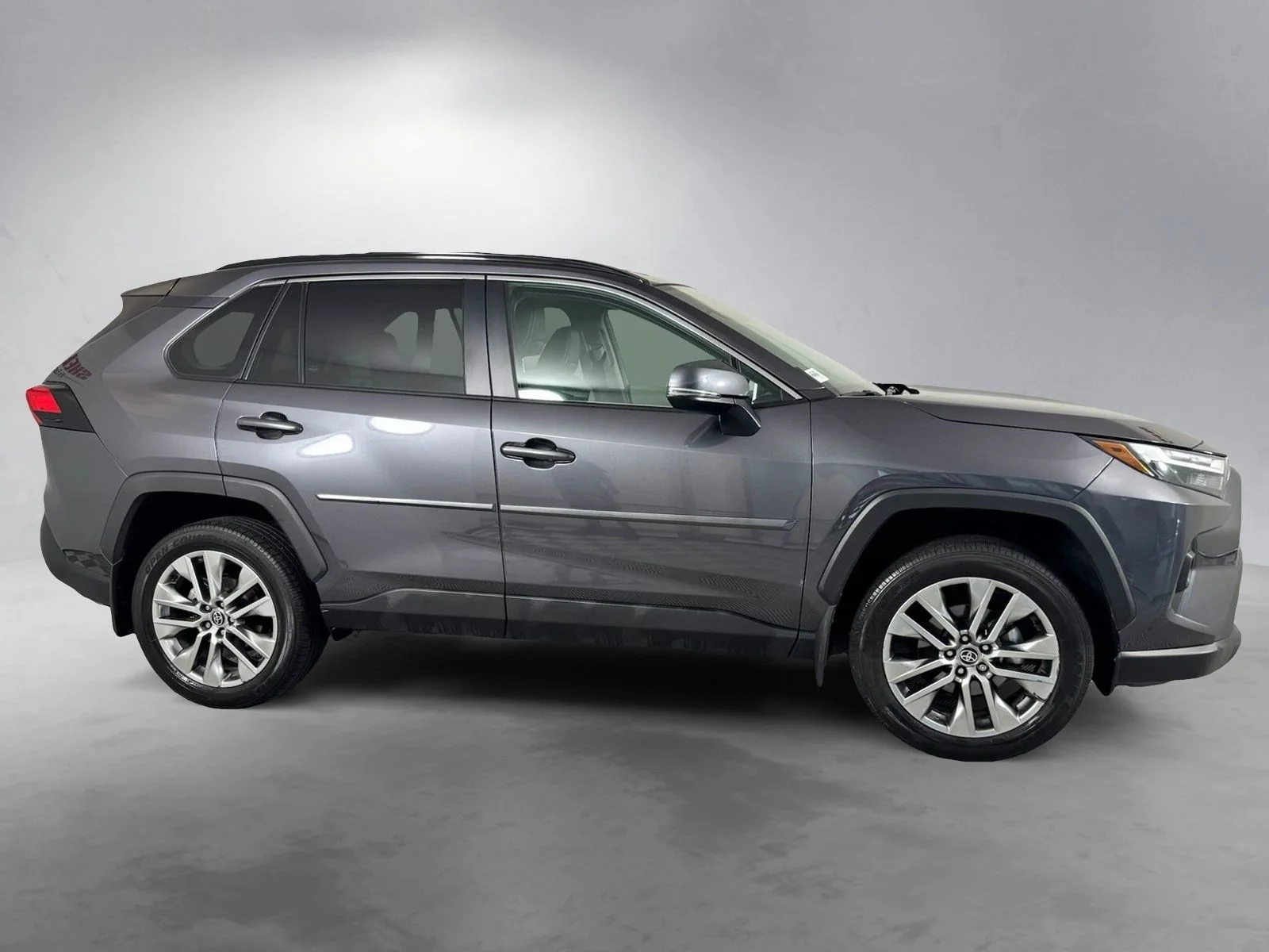Used 2023 Gray Toyota XLE Premium image 11