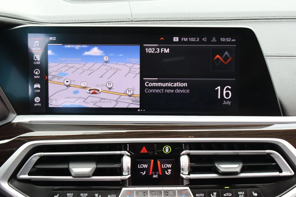 Used 2021 Gray BMW xDrive40i image 16