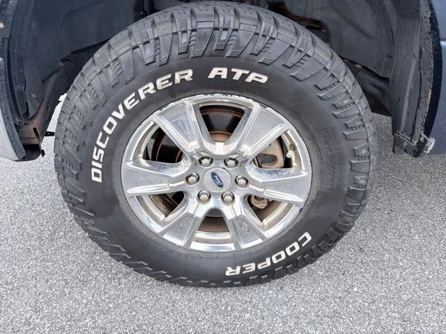Used 2015 Blue Ford XLT image 9