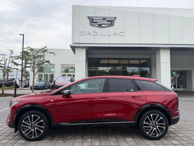 2025 Cadillac OPTIQ Sport 2