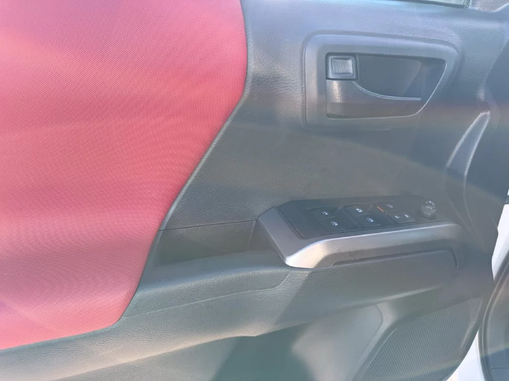 Used 2022 White Toyota SR5 image 5