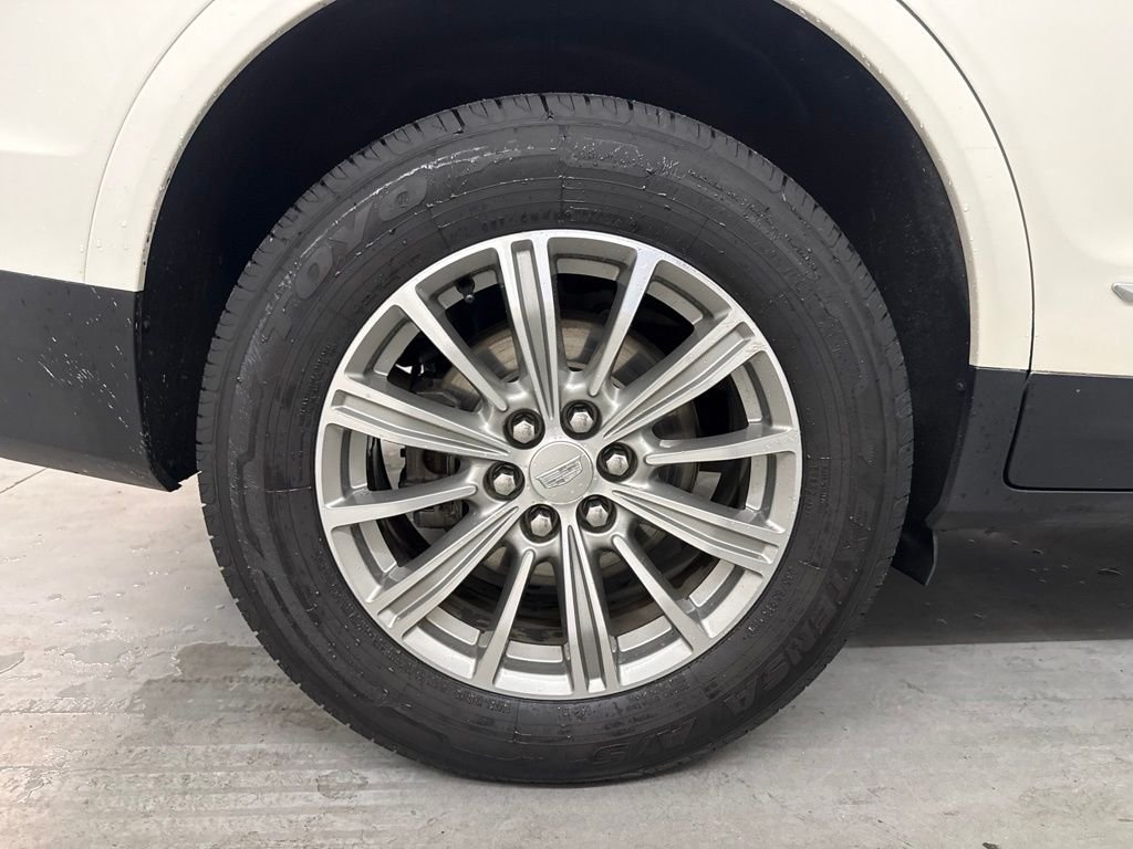 Used 2017 White Cadillac Luxury image 21