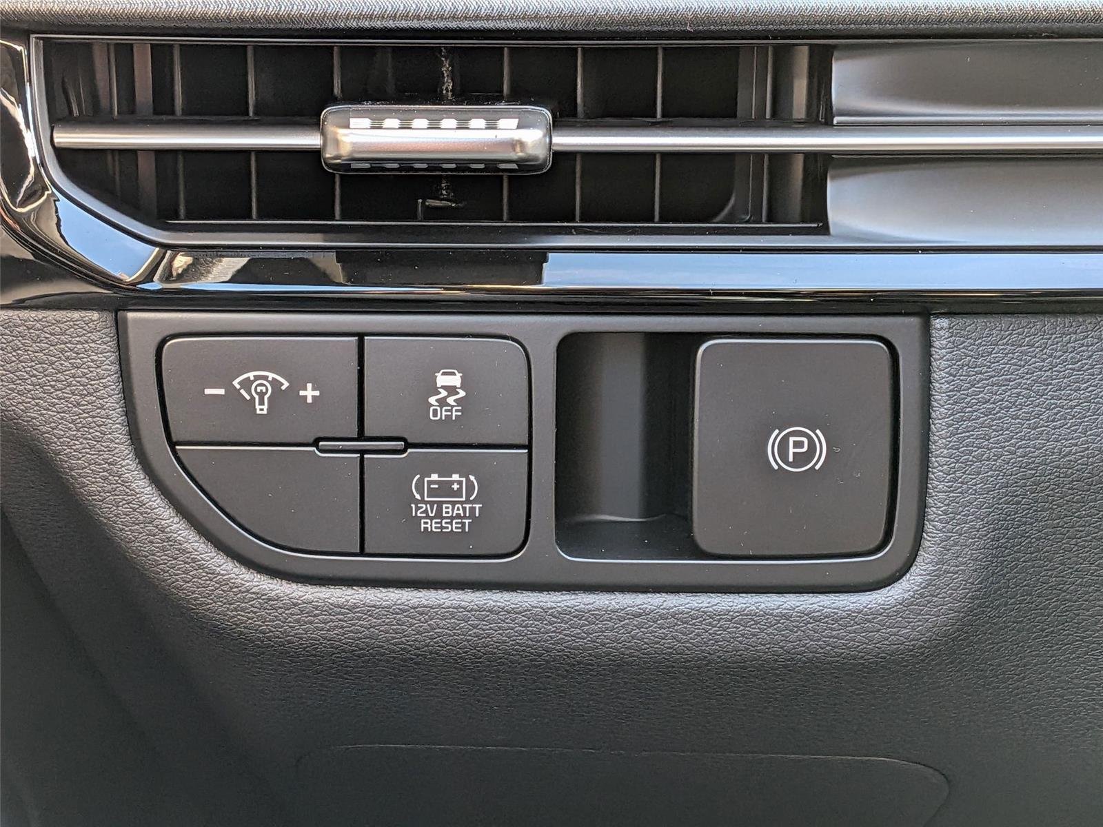 New 2026  Kia LX image 17